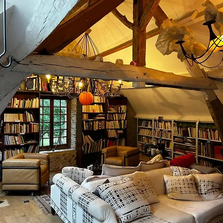 Perche Queen's Bedroom In Maison Nomade Chic *