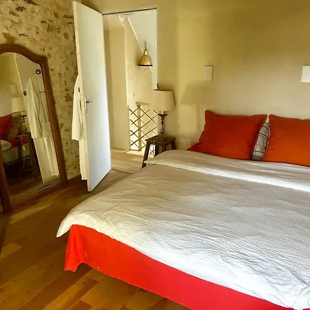 Perche Queen's Bedroom In Maison Nomade Chic Bed & Breakfast *